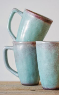 Taza de cerámica azul turquesa